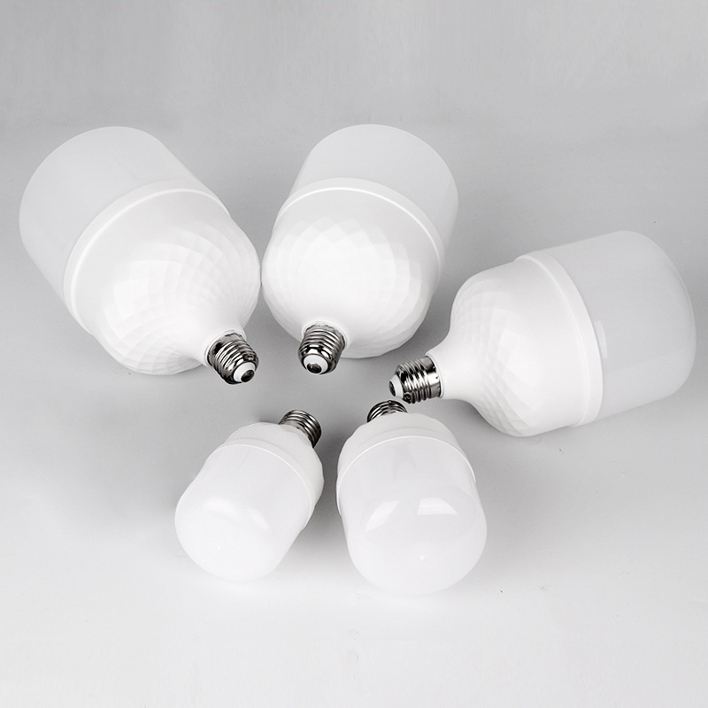 Fabricação doméstica de lâmpadas de 60 W